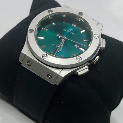 Mens Watch Hublot Stylish Classic Green Dial Premium Swiss Made Luxury Timepiece Date Display