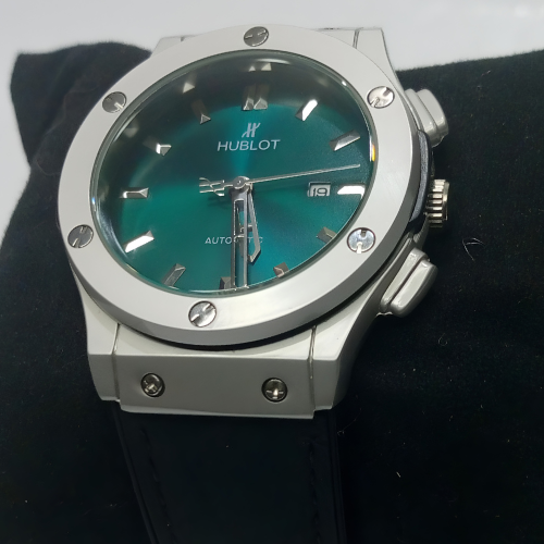 Mens Watch Hublot Stylish Classic Green Dial Premium Swiss Made Luxury Timepiece Date Display