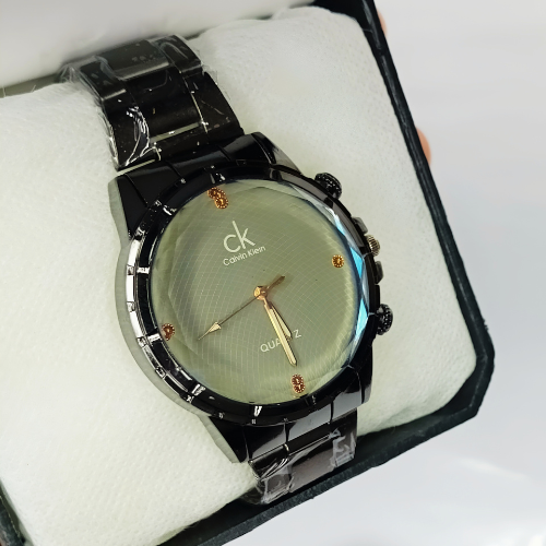 Stylish Watch for Men Elegant Stainless Steel Strap